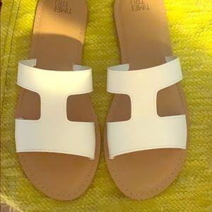 White sandals size 8/9